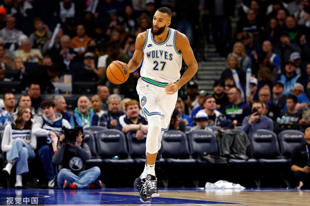 效力于波尔 效力于波尔